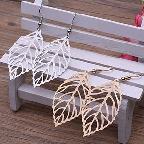 1 pair simple style leaves hollow out alloy ear hook