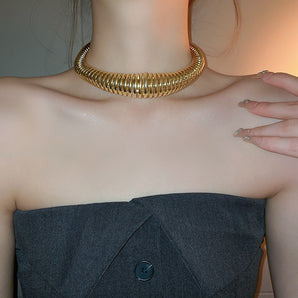 Nihao Wholesale Streetwear Spiral Stripe Metal Plating Gold Plated Women's Choker
