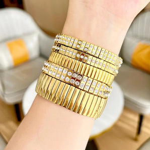 Nihao Wholesale Retro Streetwear Solid Color Stainless Steel Plating Inlay Diamond 18K Gold Plated Bangle